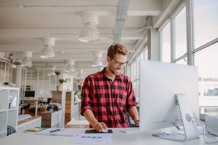 Should You Use an Anti-Fatigue Mat with a Sit-Stand Desk?